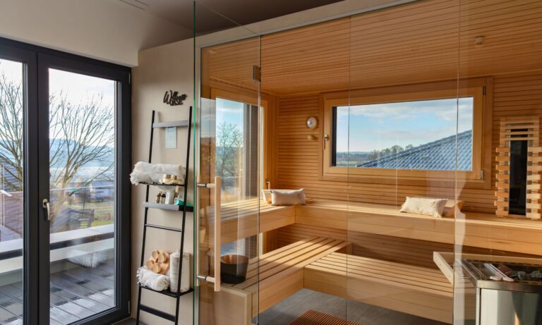 65c4d636926e65df7507169d Innenausbau Badezimmer mit Sauna 768x461
