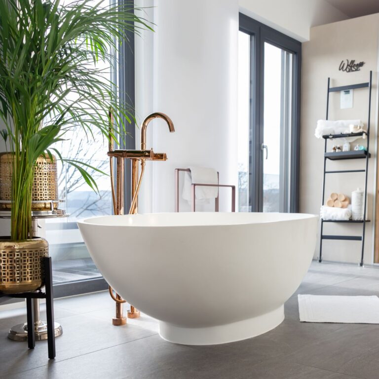65c4e538f4e3c1d0a8bdb01a Moderne Fliesen Formate verlegen Badezimmer 768x768